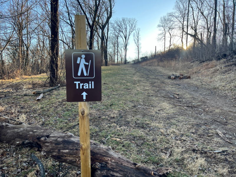 Trail head for the black Friday Hike at dirt farm brewing in Loudoun county virginia
