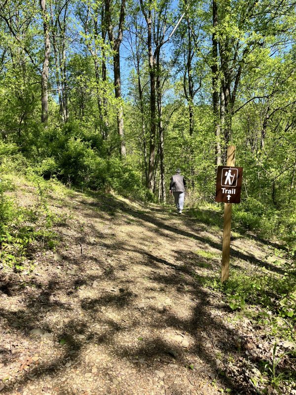 Woman attending the Hiking Meet-Up at Dirt Farm brewing in Loudoun county virginia